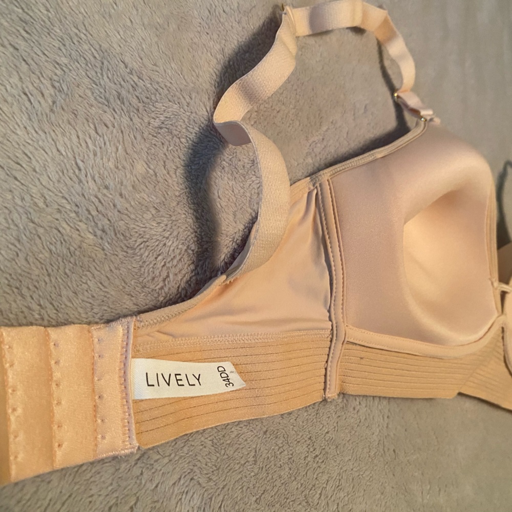 Nude Lively “Spacer” wireless bra size 34DD